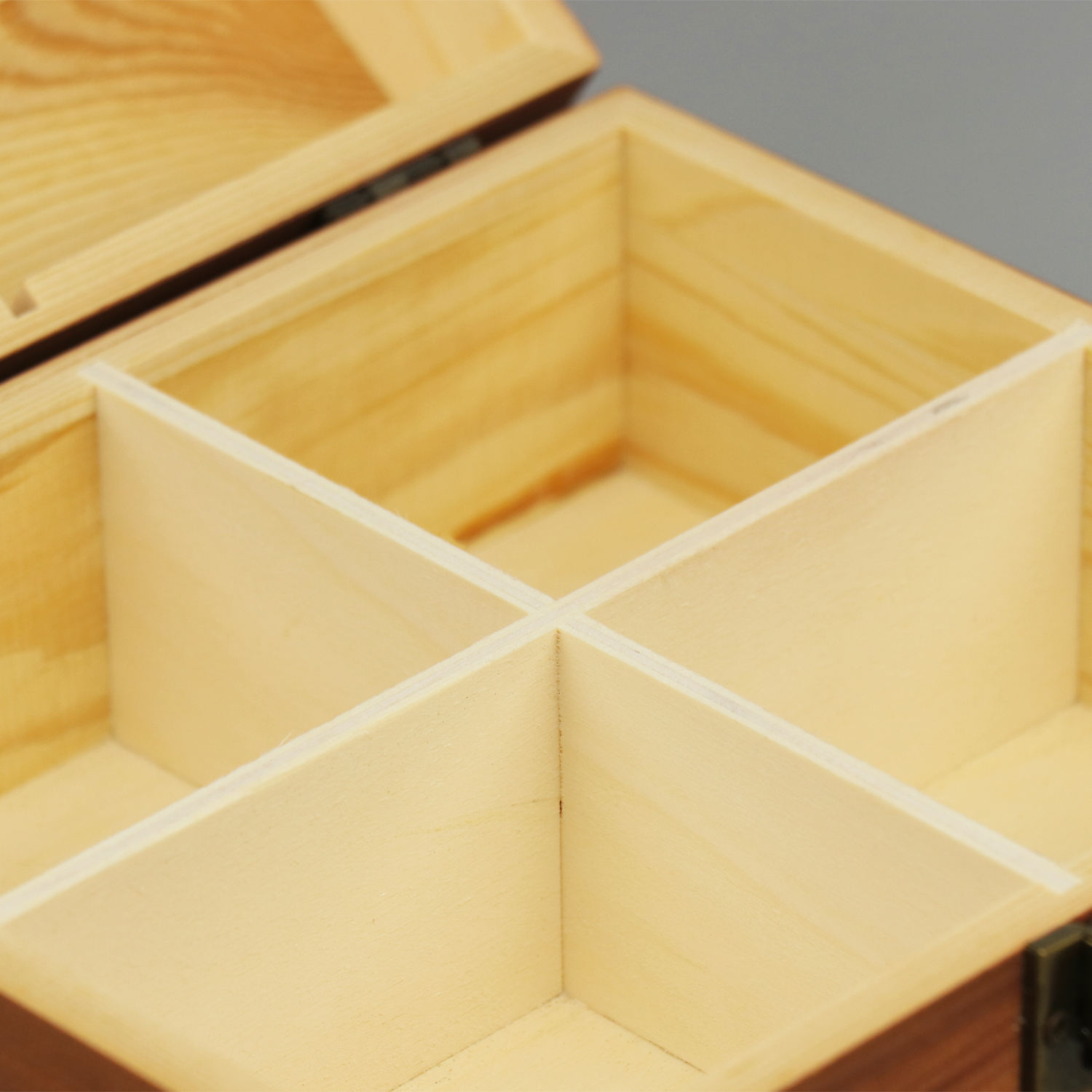 Wholesales 4 comepartment packing boxes wooden craft gift box solid wood keepsake storage box with hinged lid