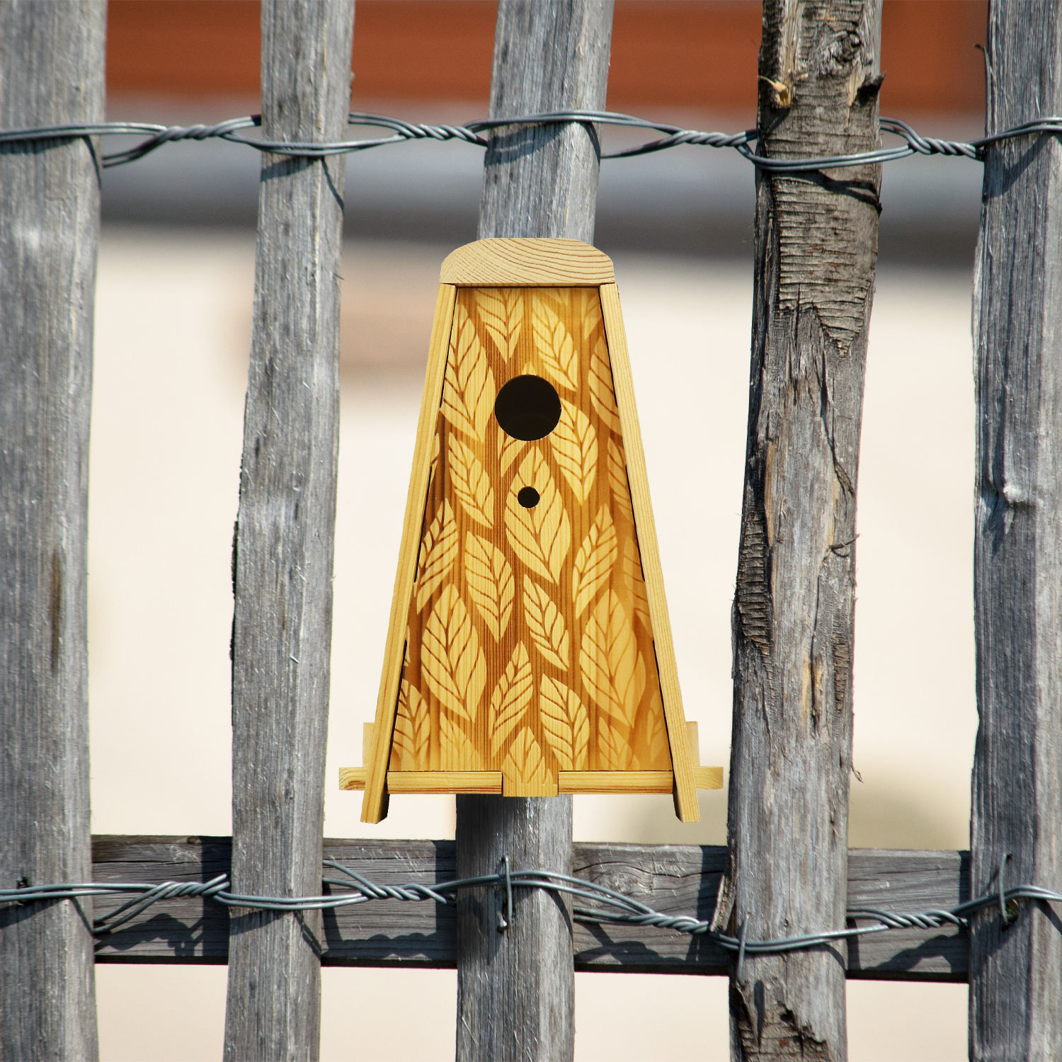 Hanging outdoor Birdhouse Decorative wooden bird nest pine Wood House for small wild birds watching